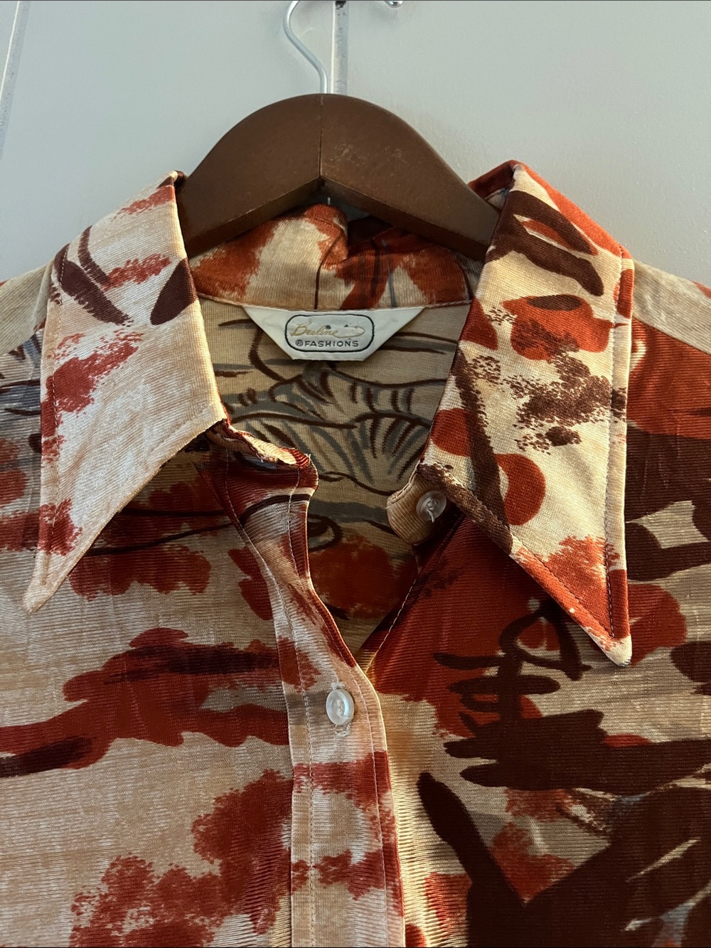 Vintage-Inspired Men's Long Sleeve Printed Shirt - Rust/Beige - Picture 2 of 10
